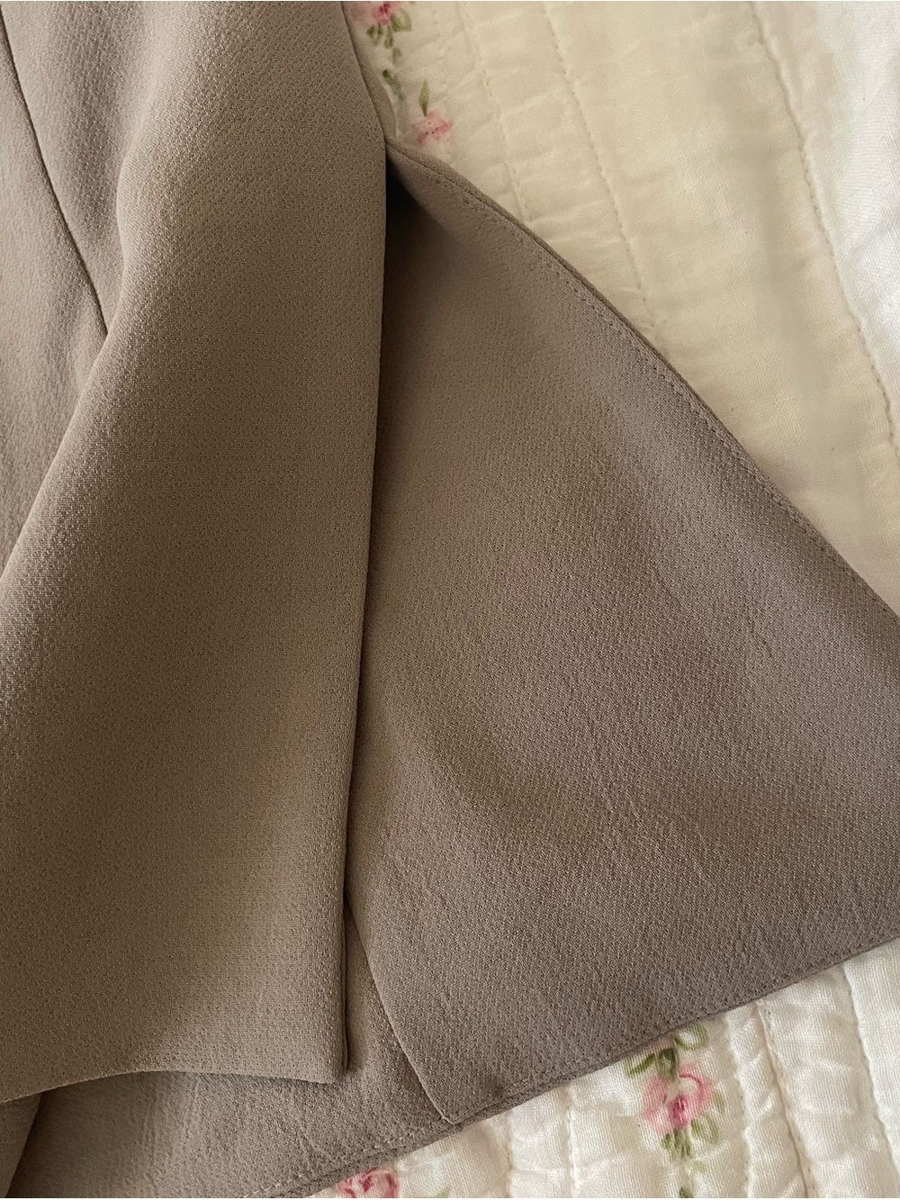Aritzia posh tube top in the shade Modern Taupe size small - Picture 6 of 8